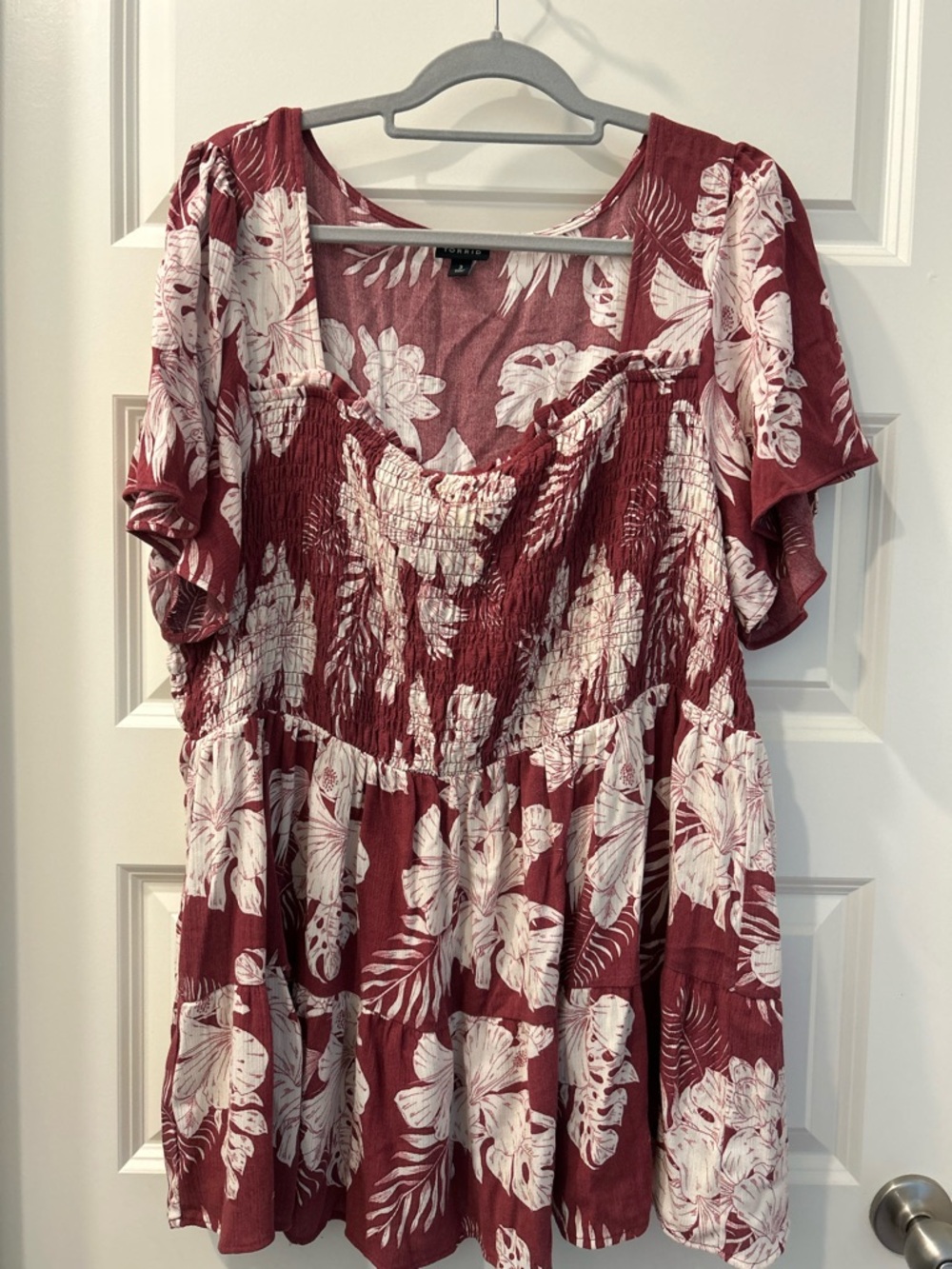 torrid Burgundy and White Floral Smocked Tunic size 3